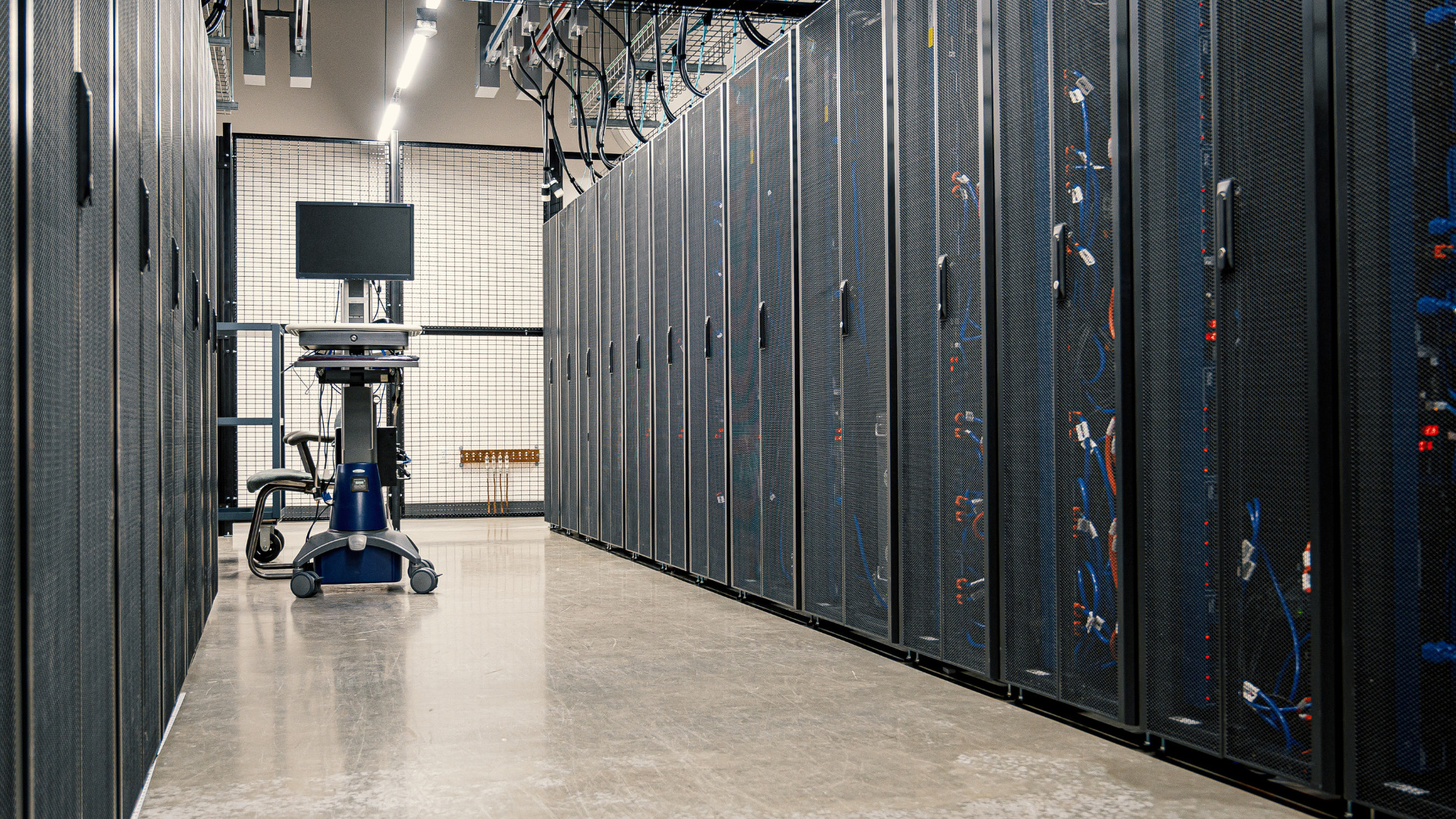 Server vật lý là gì - máy chủ vật lý cho doanh nghiệp